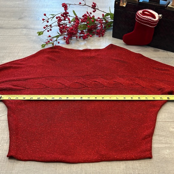 ❗️BUNDLE SALE 4 for $20 - 🎄SPARKLY RED Knitted BLOUSE - Perfect condition - Picture 6 of 8